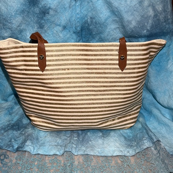 NWT MADDEN GIRL REVERSIBLE TOTE SET W/small shoulder bag - Picture 3 of 15